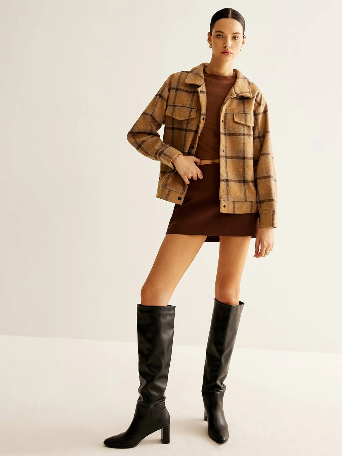 Mira | Rutig Kort Jacka i Casual Stil