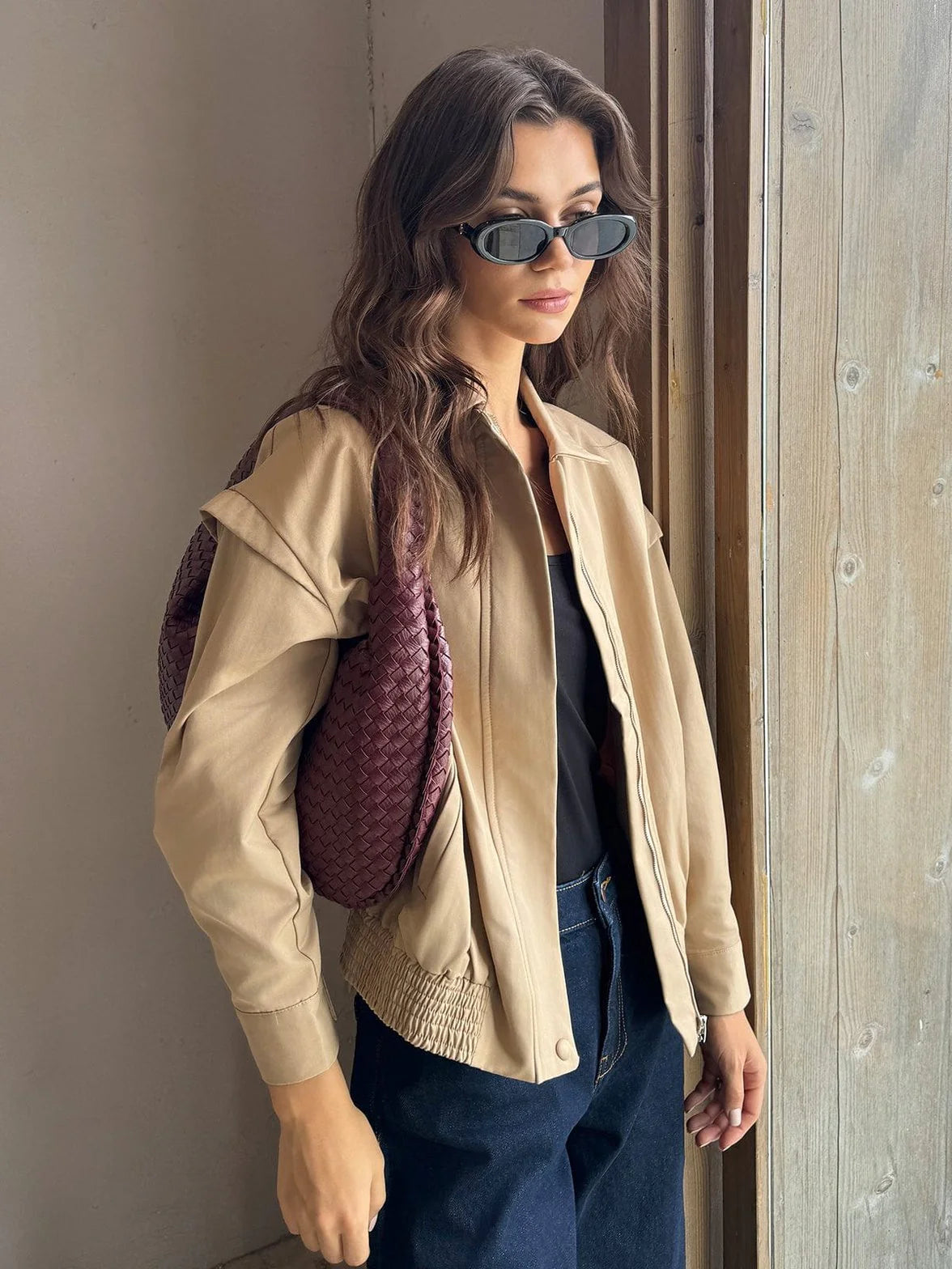 Nelli | Beige Bomberjacka i Tunn Bomull