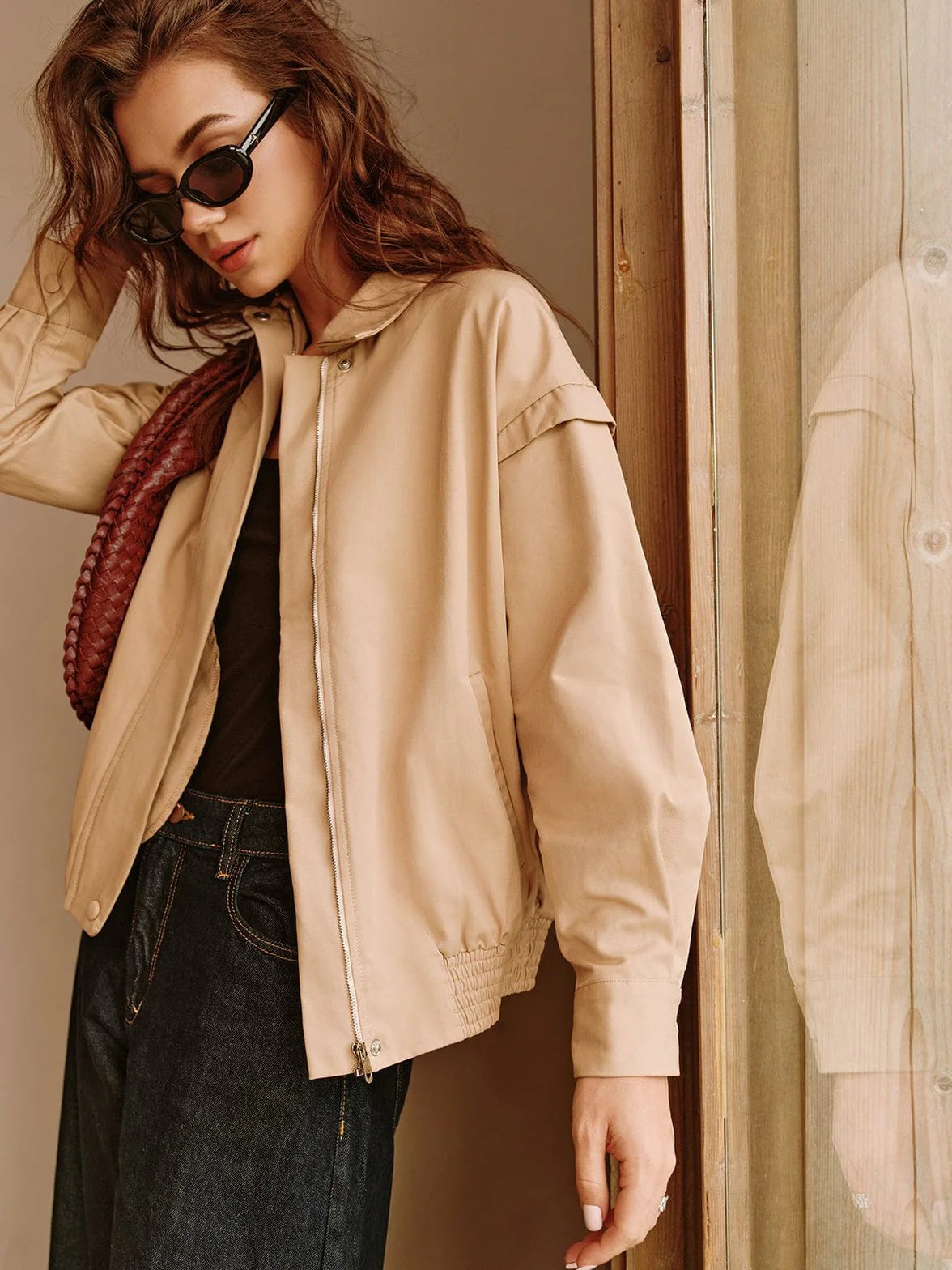 Nelli | Beige Bomberjacka i Tunn Bomull