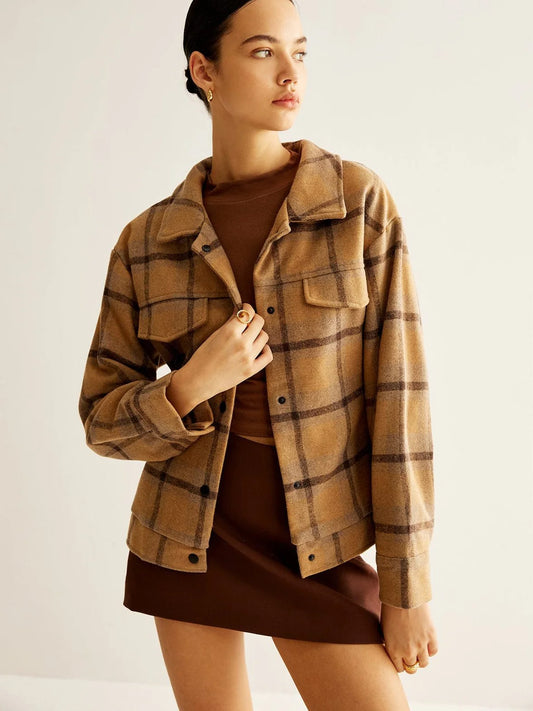 Mira | Rutig Kort Jacka i Casual Stil